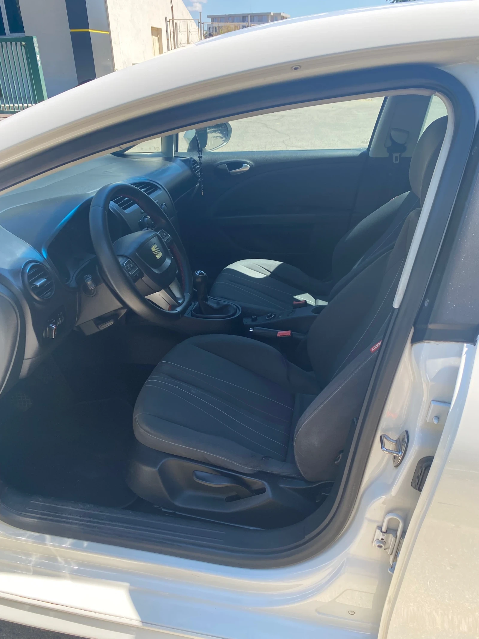 Seat Leon Спортен, снимка 6 - Автомобили и джипове - 55673781