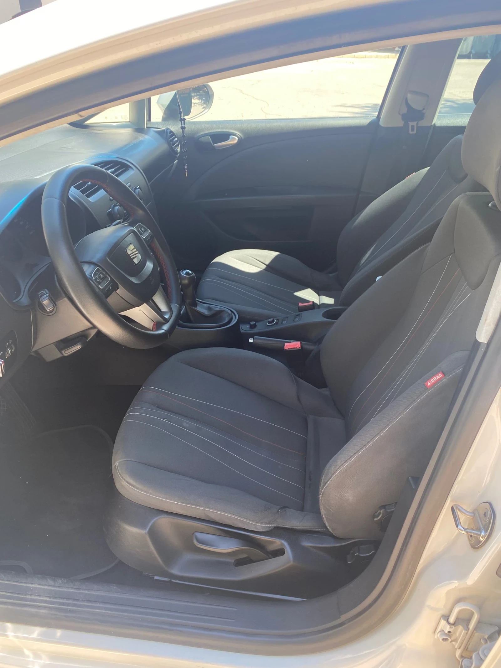 Seat Leon Спортен, снимка 7 - Автомобили и джипове - 55673781