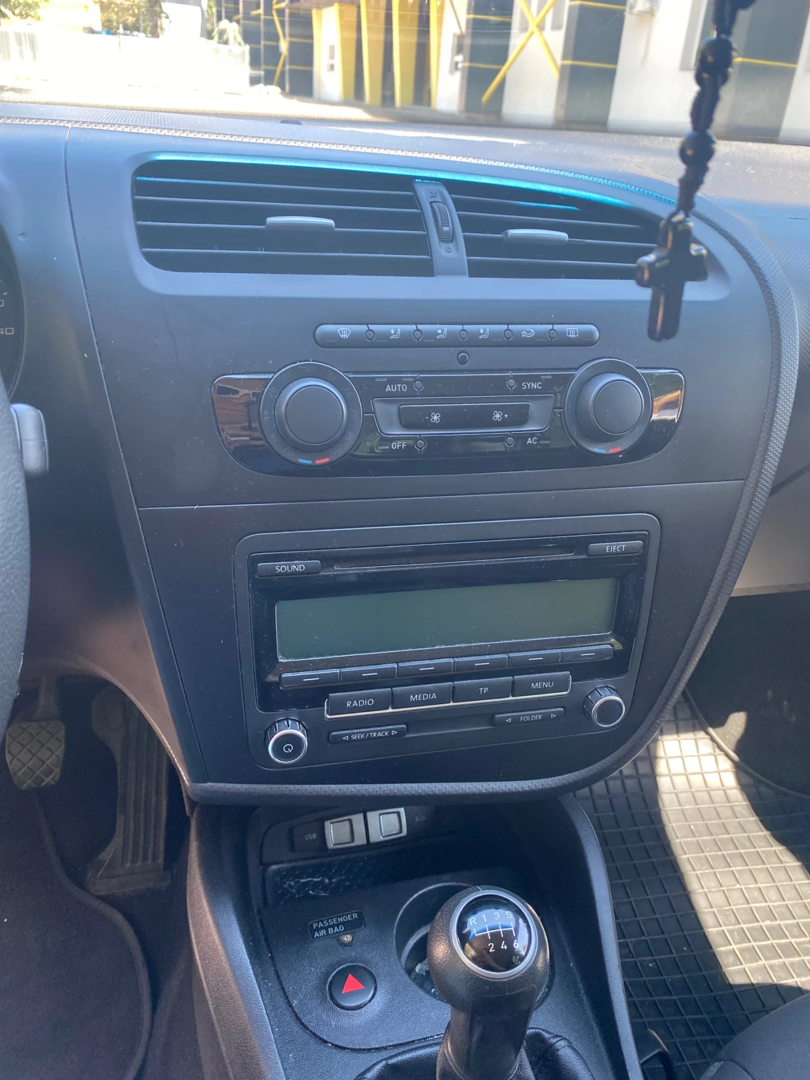 Seat Leon Спортен, снимка 9 - Автомобили и джипове - 55673781