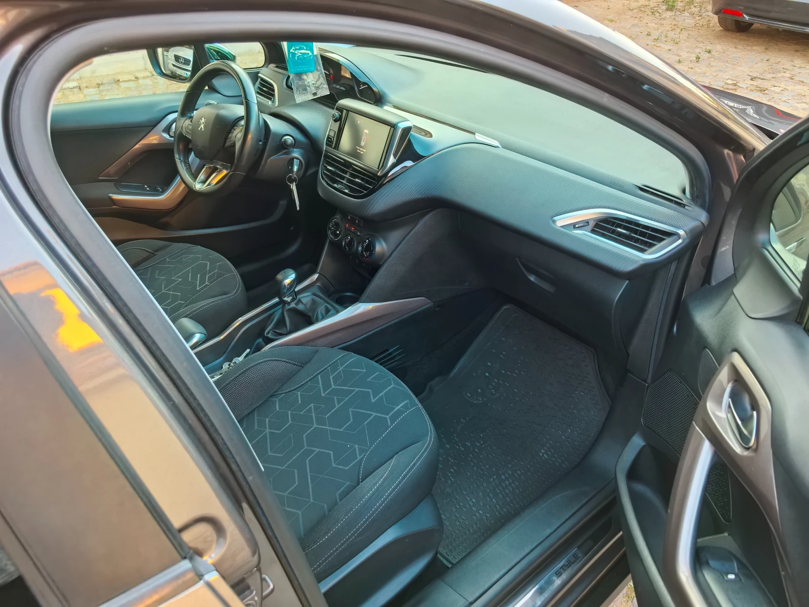 Peugeot 2008 1.6BLUEHDI 99kc , снимка 7 - Автомобили и джипове - 55675589