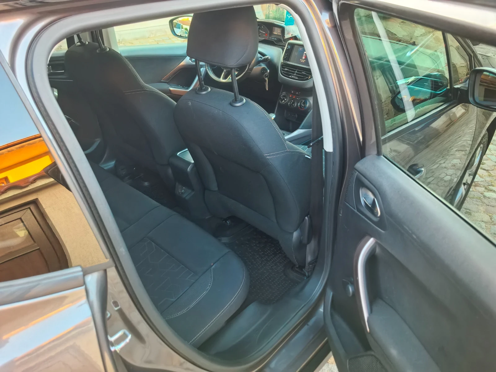 Peugeot 2008 1.6BLUEHDI 99kc , снимка 8 - Автомобили и джипове - 55675589