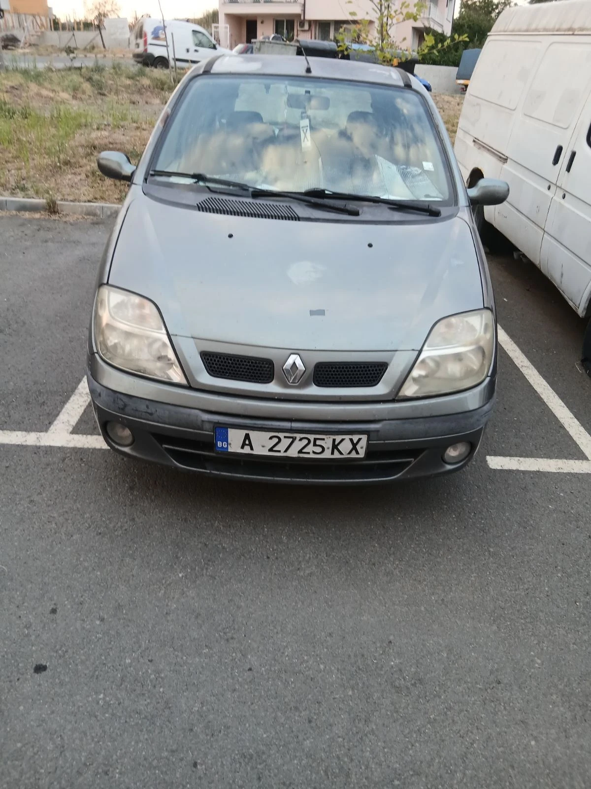 Renault Scenic 1.9, снимка 4 - Автомобили и джипове - 55794111