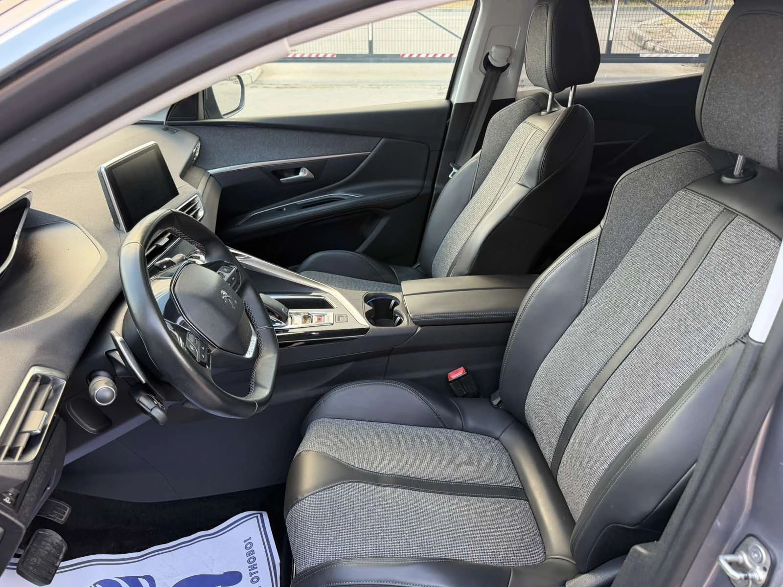 Peugeot 3008 1.6 HDI 120kc Allure, снимка 10 - Автомобили и джипове - 55943256