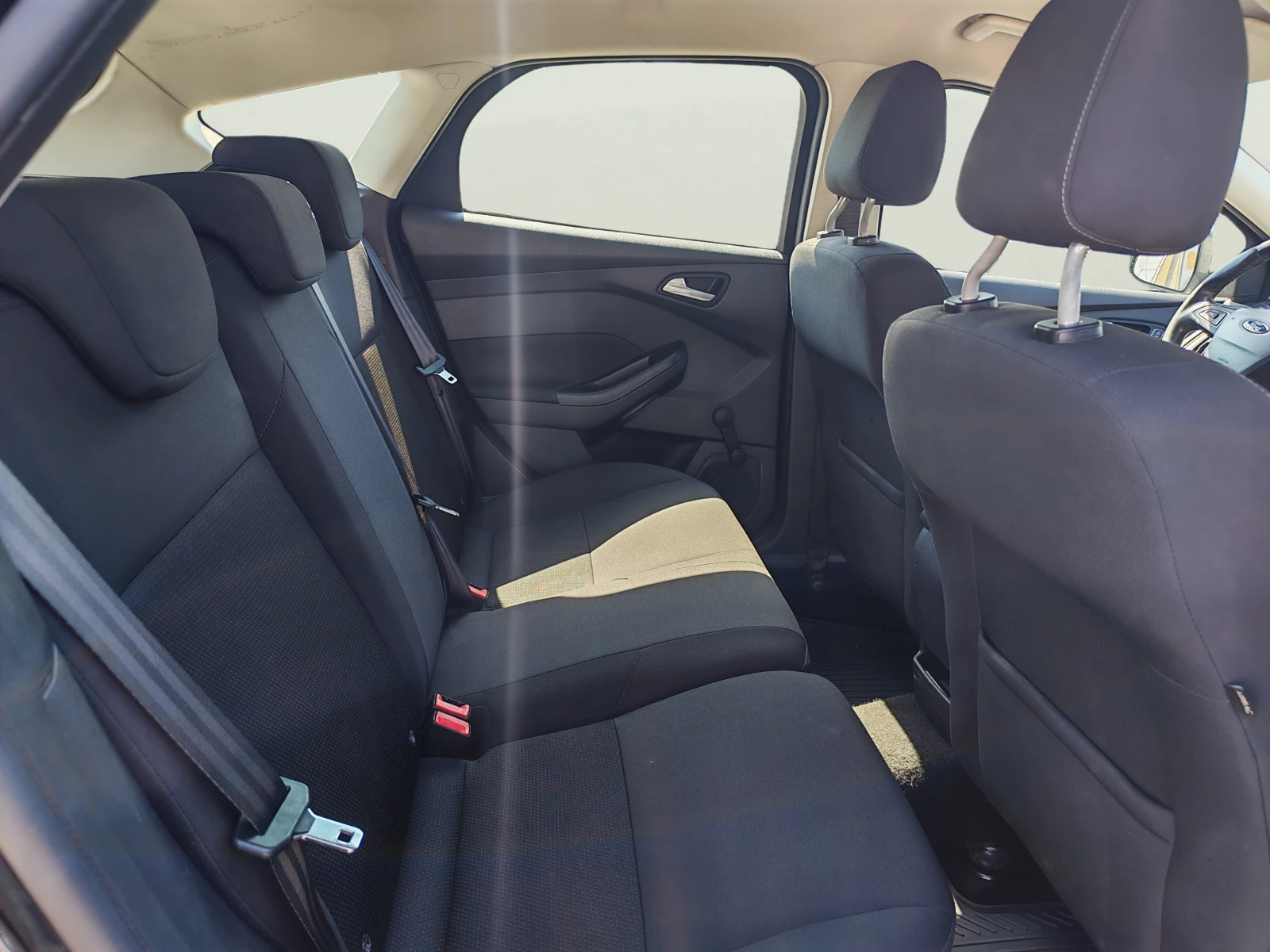 Ford Focus 1.0 EcoBoost, снимка 9 - Автомобили и джипове - 56076198