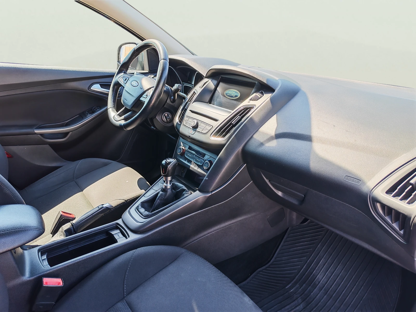Ford Focus 1.0 EcoBoost, снимка 10 - Автомобили и джипове - 56076198