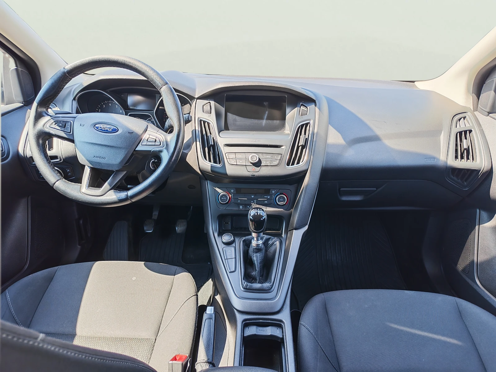 Ford Focus 1.0 EcoBoost, снимка 11 - Автомобили и джипове - 56076198