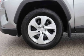 Toyota Rav4 * LE * ПОДГРЕВИ * ПАНО * KEYLESS * CARFAX, снимка 7