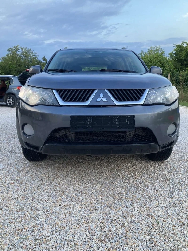 Mitsubishi Outlander 2.0 TDI, снимка 2 - Автомобили и джипове - 47099938