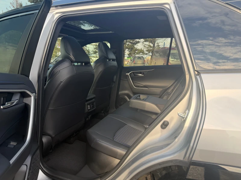 Toyota Rav4 2.5 (222 кс) Full Hybrid AWD-i eCVT, снимка 14 - Автомобили и джипове - 53369794