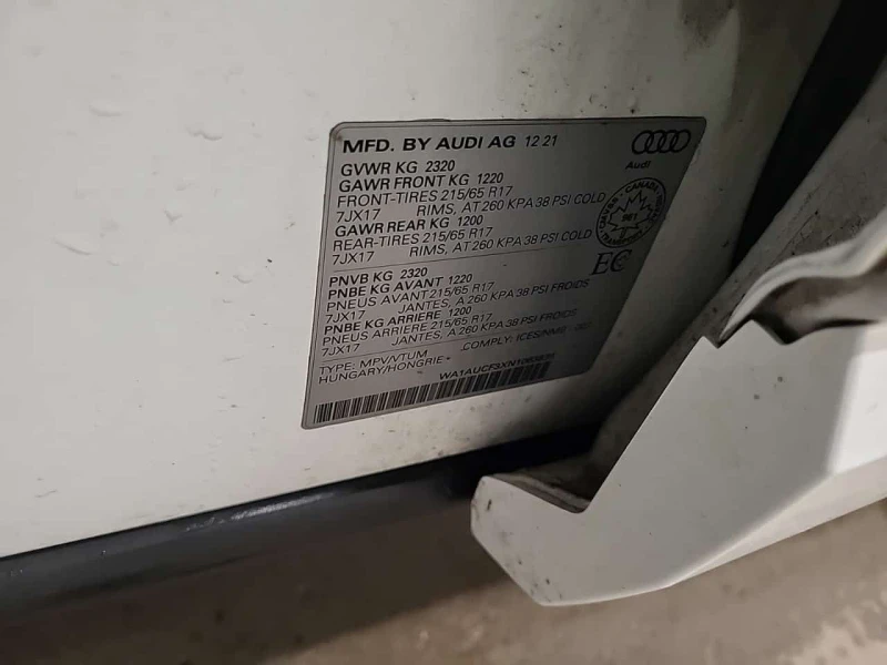 Audi Q3 * KOMFORT * PANO * KEYLESS * ПОДГРЕВИ * CARFAX, снимка 15 - Автомобили и джипове - 53563235