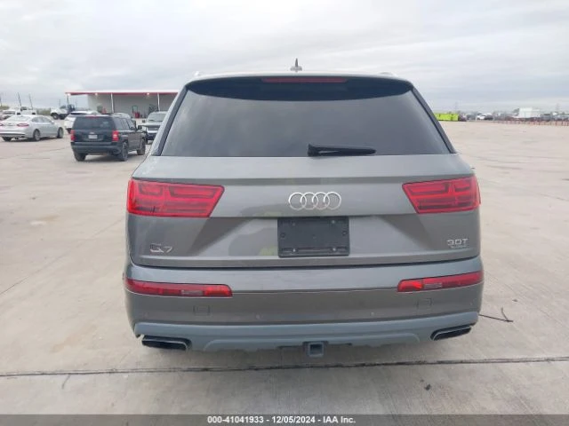 Audi Q7 Минимална щета, снимка 5 - Автомобили и джипове - 49206824