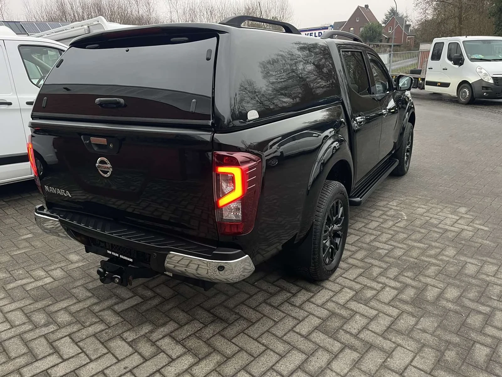 Nissan Navara 2.3D-190kc - изображение 6