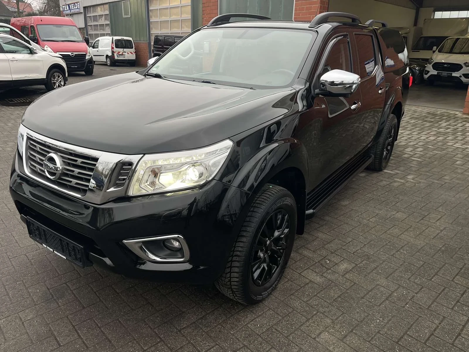 Nissan Navara 2.3D-190kc - изображение 3