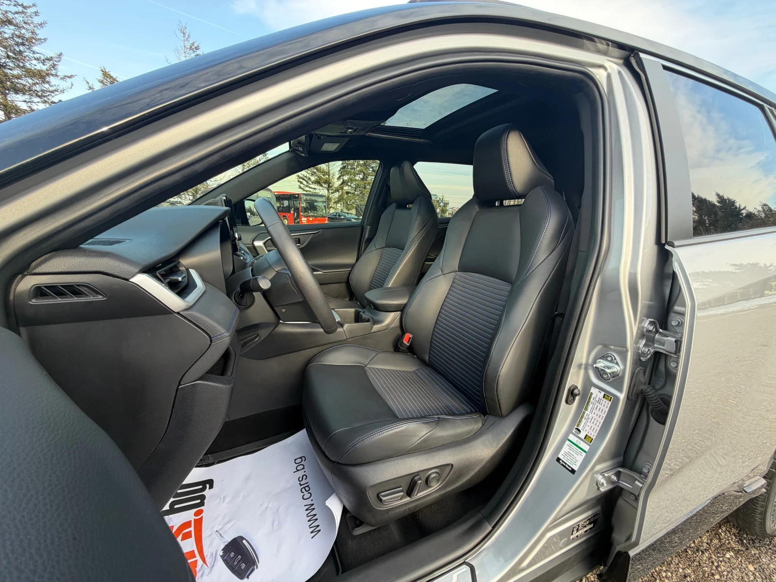 Toyota Rav4 2.5 (222 кс) Full Hybrid AWD-i eCVT - изображение 7