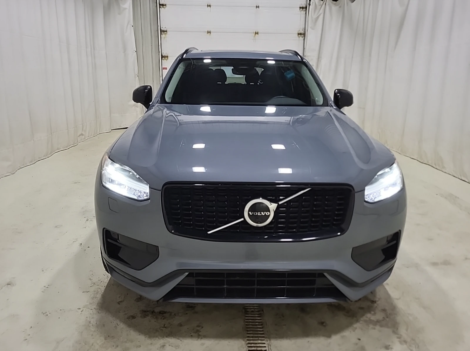 Volvo Xc90 2023 Volvo XC90 PLUS DARK THEME, снимка 2 - Автомобили и джипове - 54039431