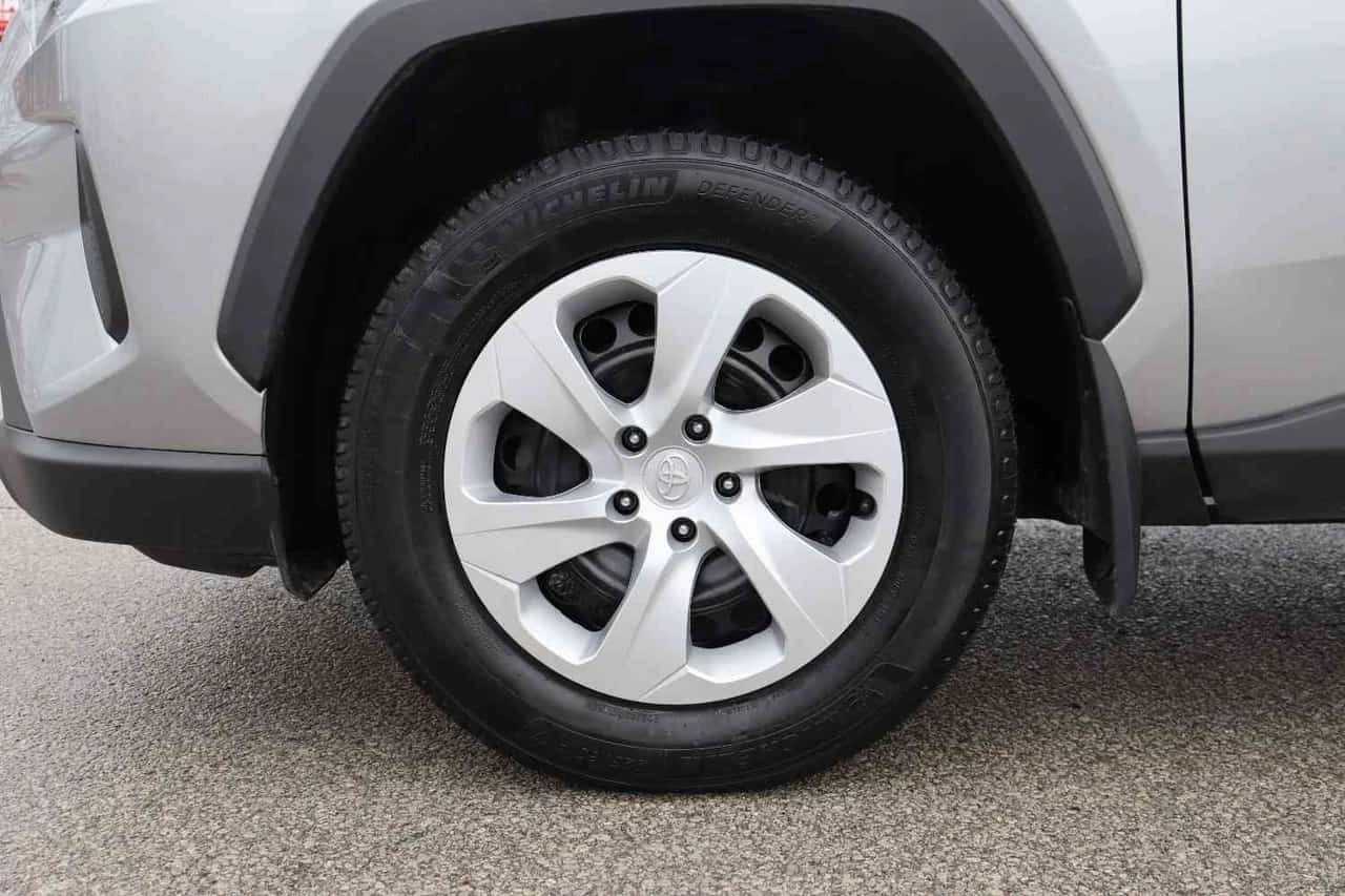 Toyota Rav4 * LE * ПОДГРЕВИ * ПАНО * KEYLESS * CARFAX, снимка 7 - Автомобили и джипове - 54556925