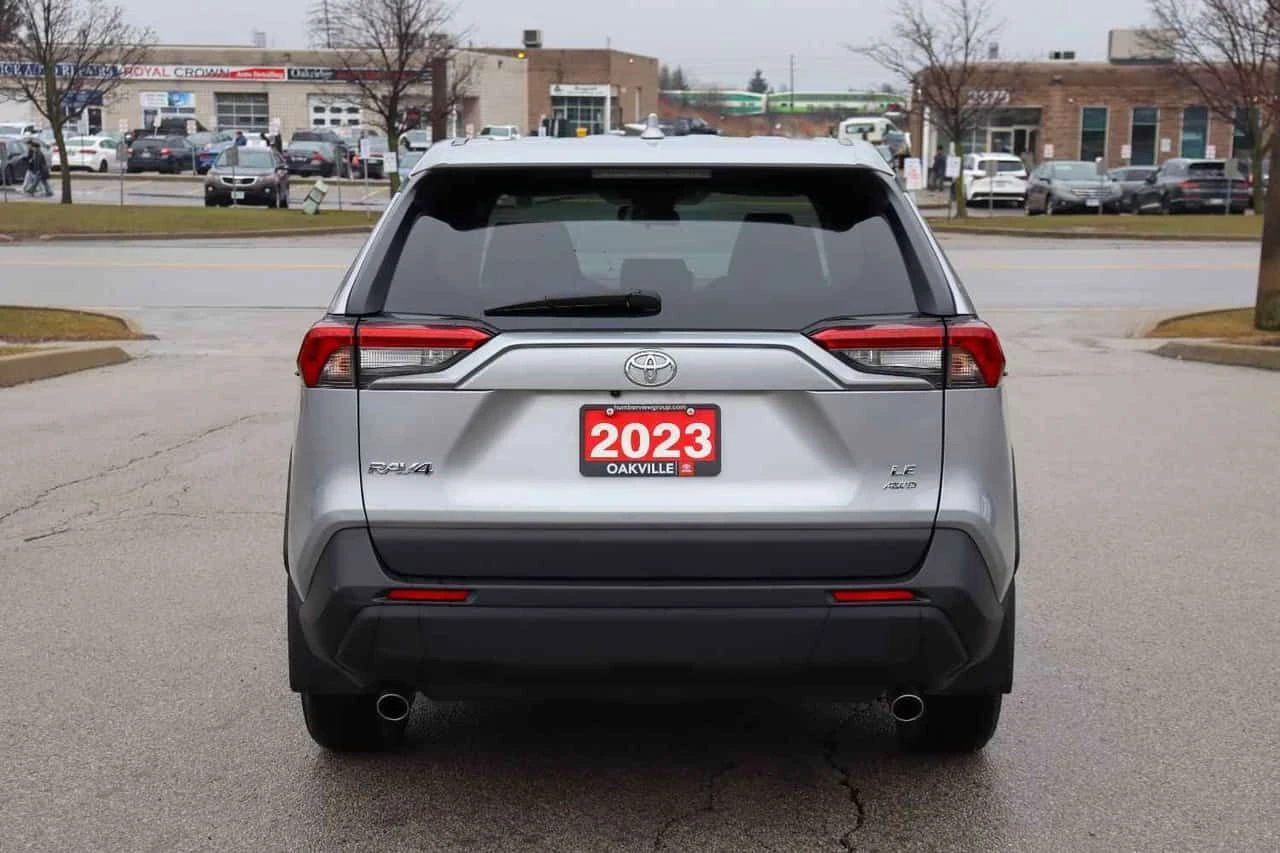 Toyota Rav4 * LE * ПОДГРЕВИ * ПАНО * KEYLESS * CARFAX, снимка 4 - Автомобили и джипове - 54556925