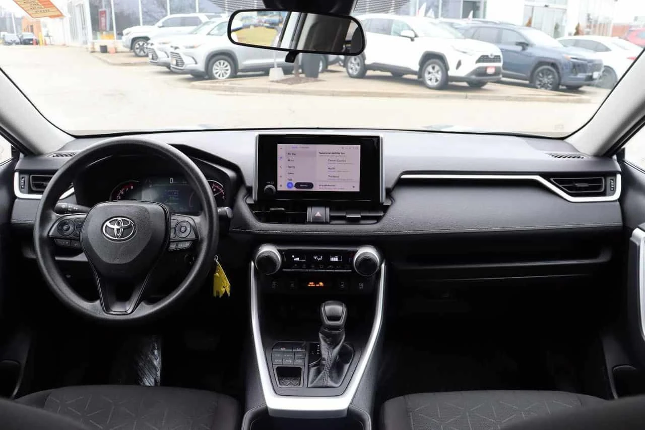 Toyota Rav4 * LE * ПОДГРЕВИ * ПАНО * KEYLESS * CARFAX, снимка 9 - Автомобили и джипове - 54556925