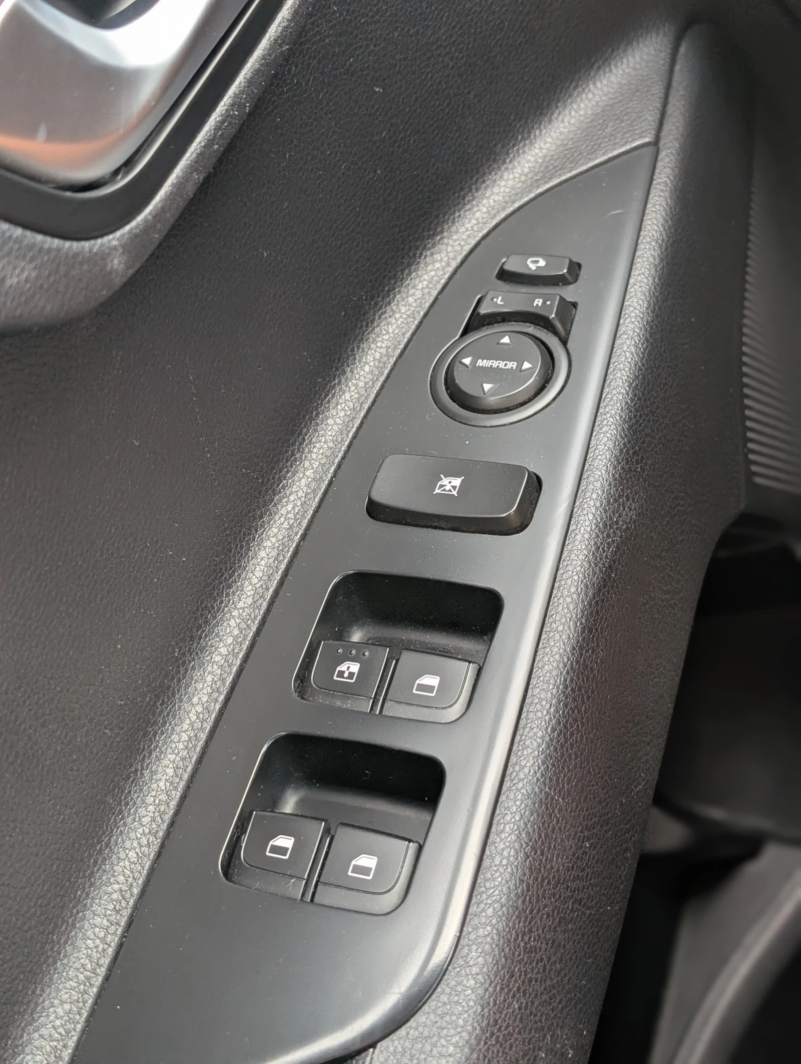 Kia Stonic 1.4mpi 4цилиндъра, снимка 15 - Автомобили и джипове - 54874025