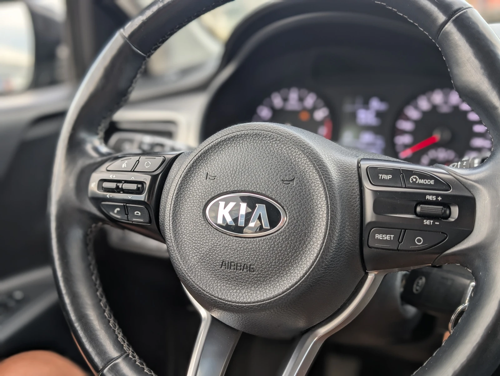 Kia Stonic 1.4mpi 4цилиндъра, снимка 14 - Автомобили и джипове - 54874025