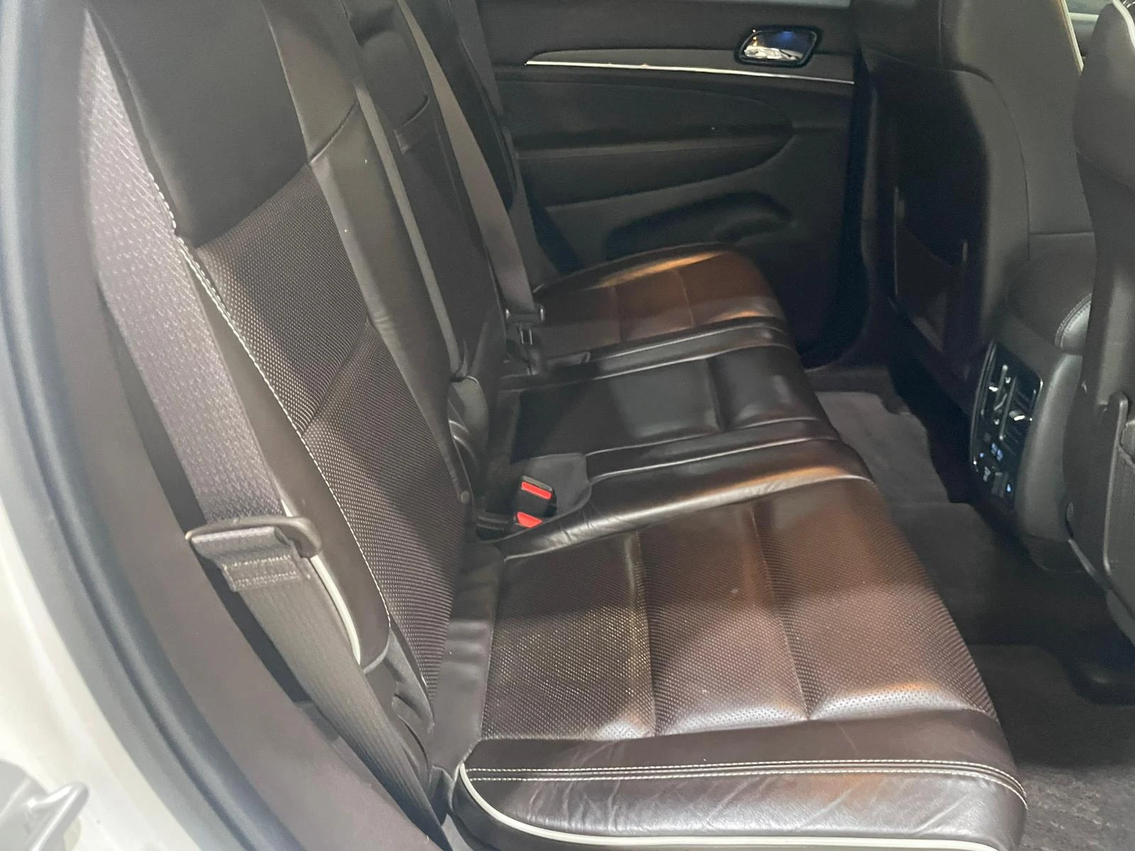 Jeep Grand cherokee 3.6 V6 ! Overland !, снимка 12 - Автомобили и джипове - 55275382