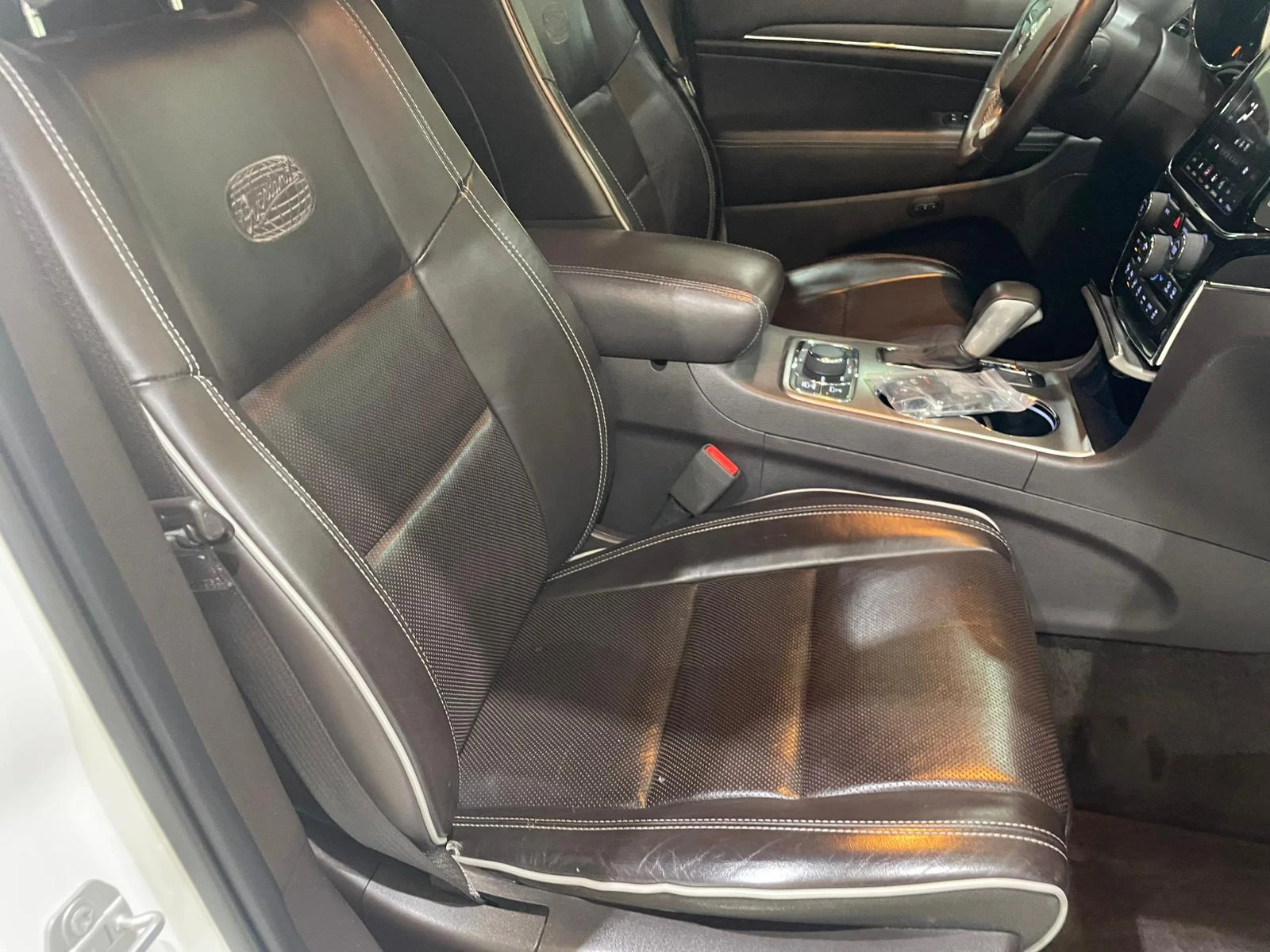 Jeep Grand cherokee 3.6 V6 ! Overland !, снимка 9 - Автомобили и джипове - 55275382