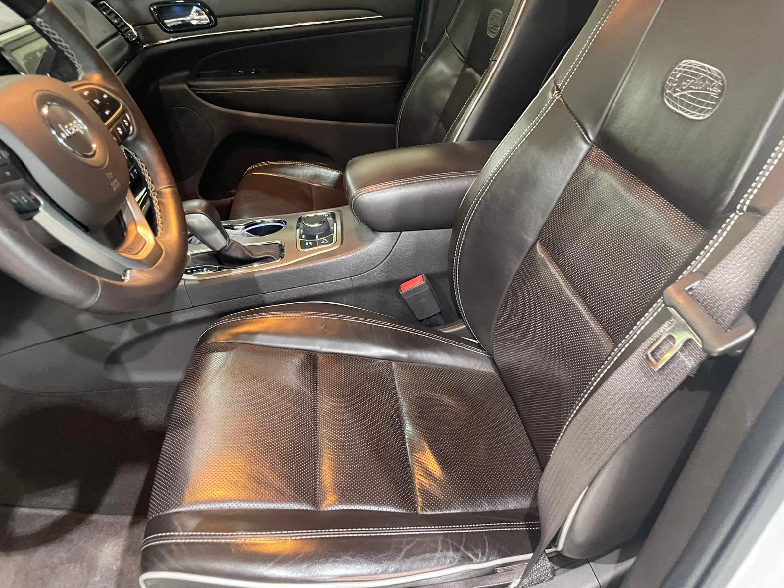 Jeep Grand cherokee 3.6 V6 ! Overland !, снимка 7 - Автомобили и джипове - 55275382