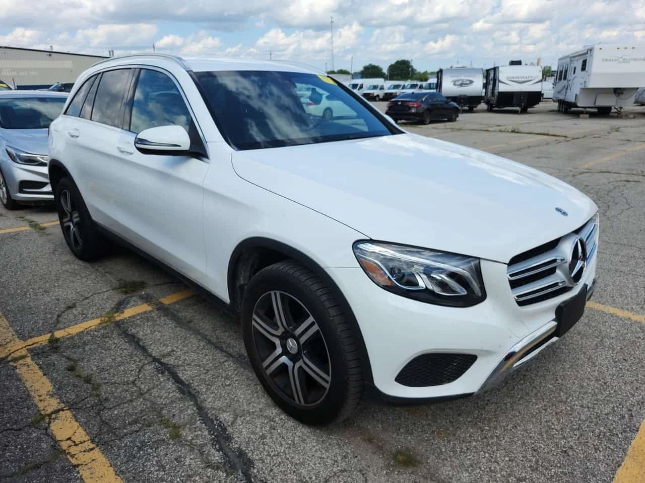 Mercedes-Benz GLC 300 * CARFAX * АВТОКРЕДИТ БЕЗ ПЪРВОНАЧАЛНА ВНОСКА, снимка 3 - Автомобили и джипове - 55781524