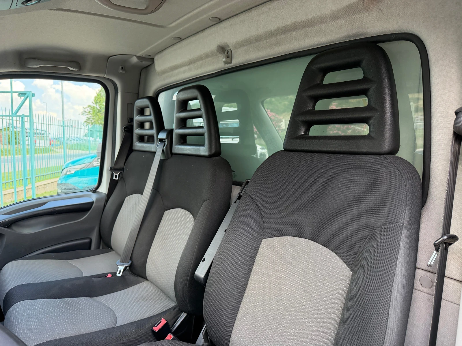 Iveco Daily 3.0HPI* 35C15* Климатик* 5.00 метра фургон, снимка 9 - Бусове и автобуси - 55121456
