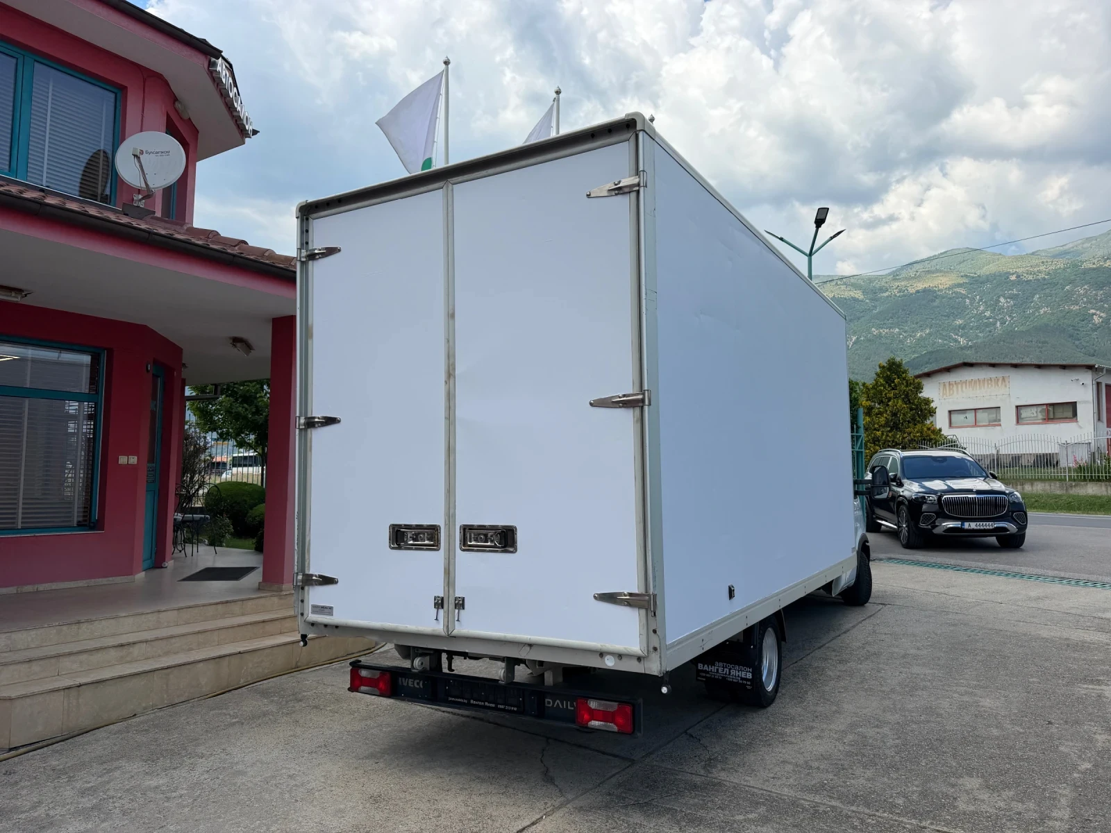Iveco Daily 3.0HPI* 35C15* Климатик* 5.00 метра фургон, снимка 14 - Бусове и автобуси - 55121456