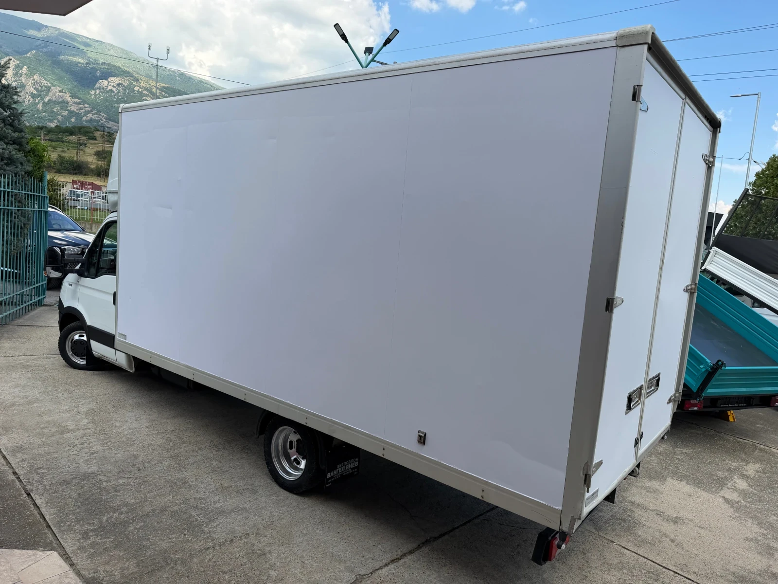 Iveco Daily 3.0HPI* 35C15* Климатик* 5.00 метра фургон, снимка 11 - Бусове и автобуси - 55121456