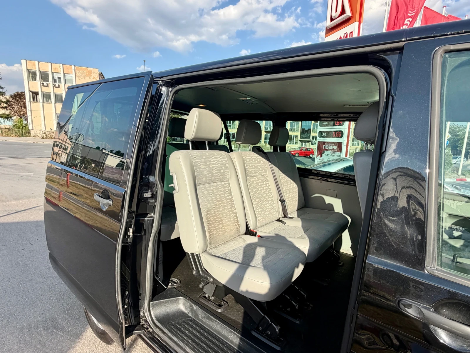 VW Transporter 2.0ТДИ 143к 9 места, снимка 7 - Бусове и автобуси - 55929869