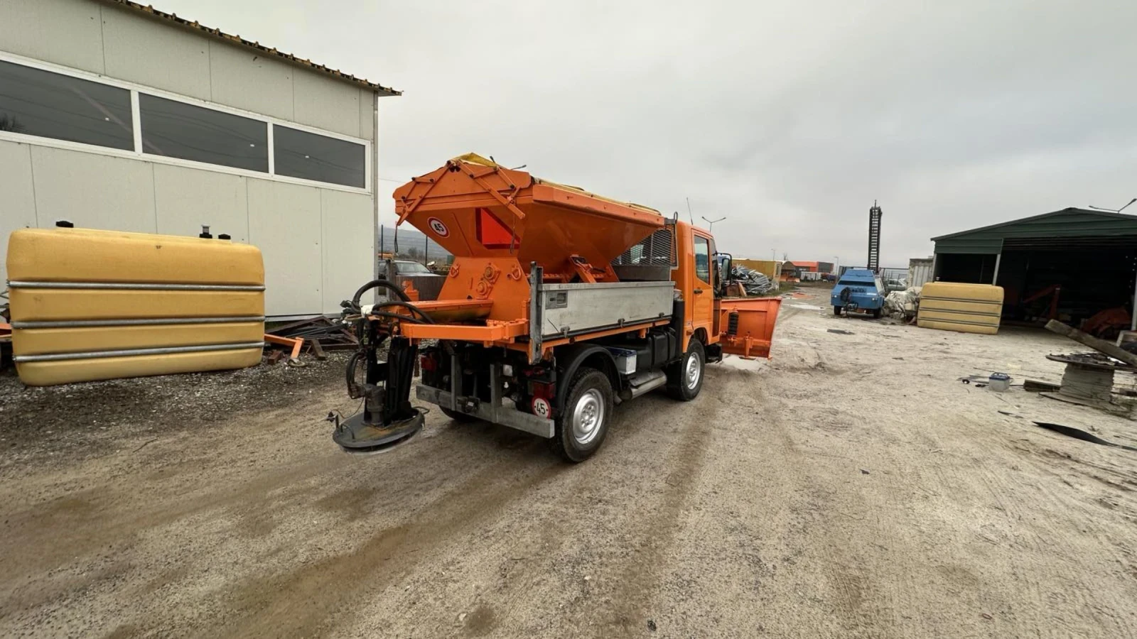 Mercedes-Benz UNIMOG  - изображение 2