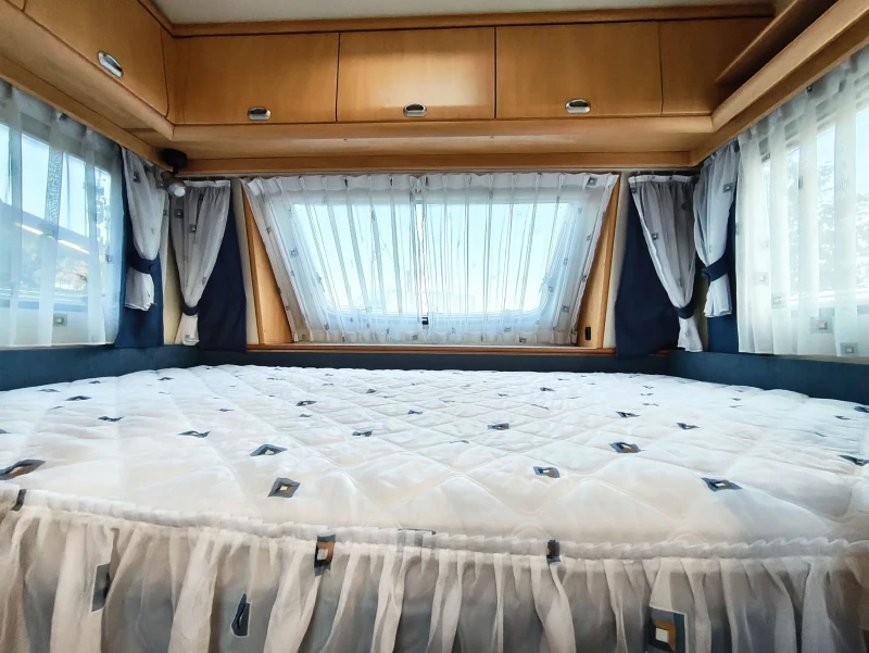 Каравана Hobby DЕ LUXE EASY 450//ФОРСЕЛТ//ФРЕНСКА//WC, снимка 12 - Каравани и кемпери - 51851292