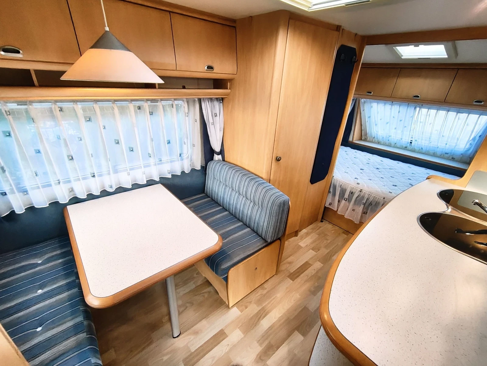 Каравана Hobby DЕ LUXE EASY 450//ФОРСЕЛТ//ФРЕНСКА//WC - изображение 6