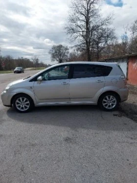 Toyota Corolla verso D-4D, снимка 5