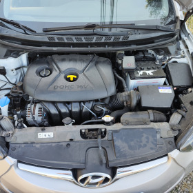 Hyundai Elantra 1.8 , снимка 12