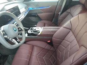 BMW i7 M пакет, хDrive60, PANORAMA, TV, FULL, Уникат, снимка 9