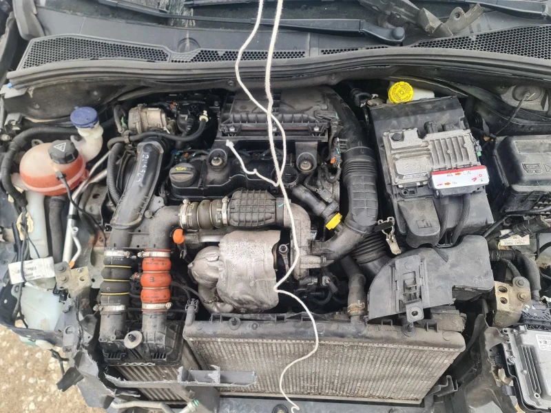 Peugeot 208 1.6 hdi-2 бр., снимка 6 - Автомобили и джипове - 30468269