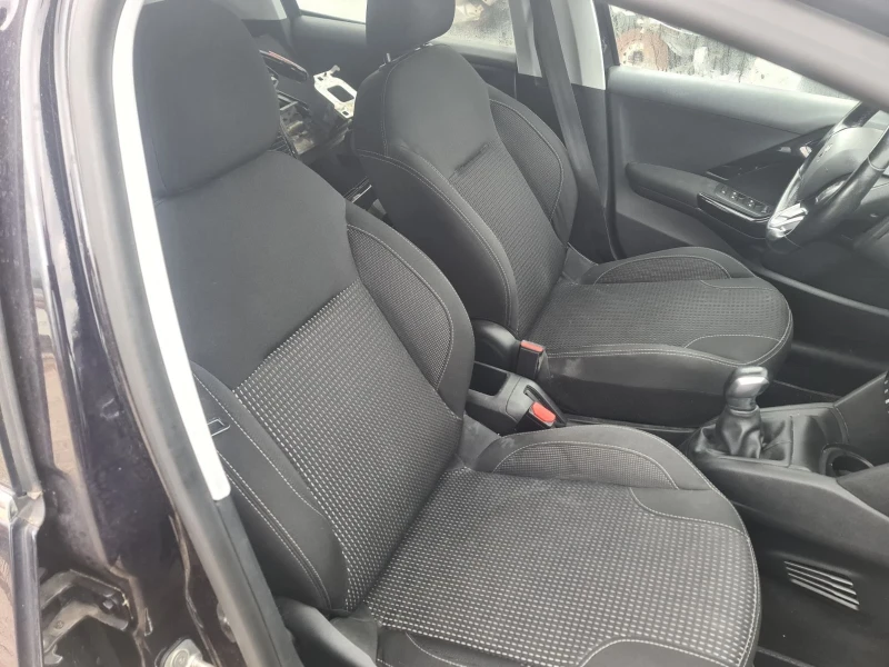 Peugeot 208 1.6 hdi-2 бр., снимка 5 - Автомобили и джипове - 30468269