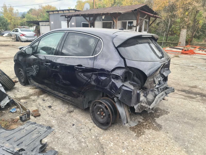 Peugeot 208 1.6 hdi-2 бр., снимка 3 - Автомобили и джипове - 30468269