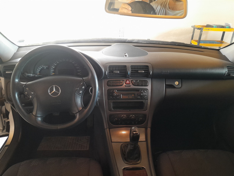 Mercedes-Benz C 180, снимка 17 - Автомобили и джипове - 46217768