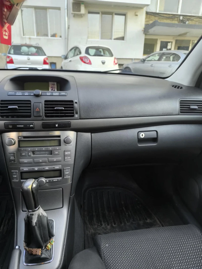 Toyota Avensis 1.8, снимка 8 - Автомобили и джипове - 47737157