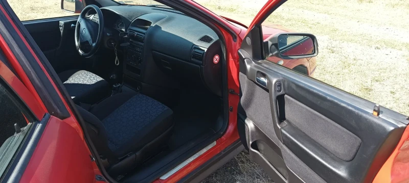 Opel Astra 1, 6 mono, снимка 8 - Автомобили и джипове - 51327181