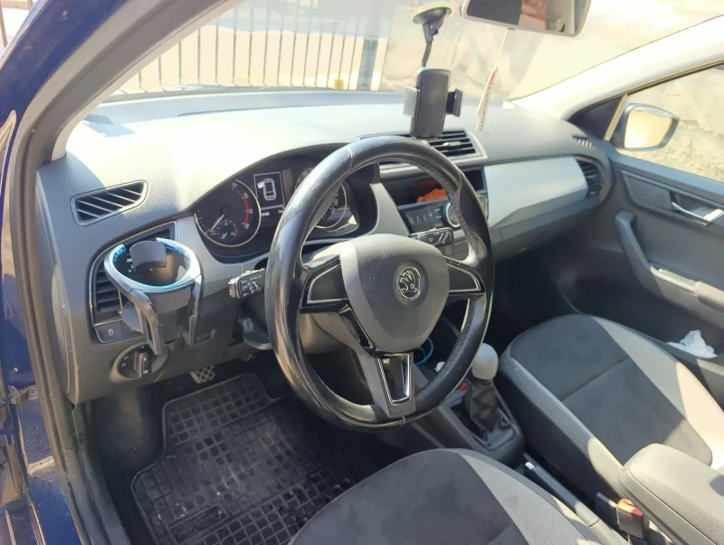 Skoda Fabia Комби, снимка 9 - Автомобили и джипове - 52054865