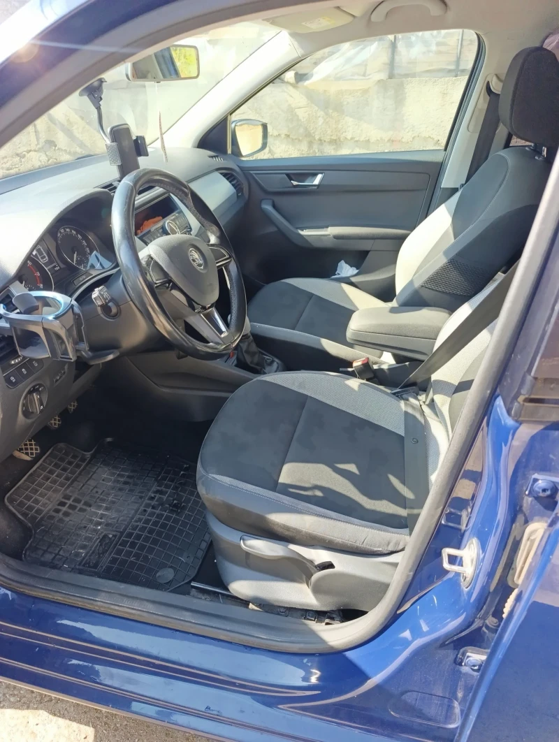 Skoda Fabia Комби, снимка 8 - Автомобили и джипове - 52054865