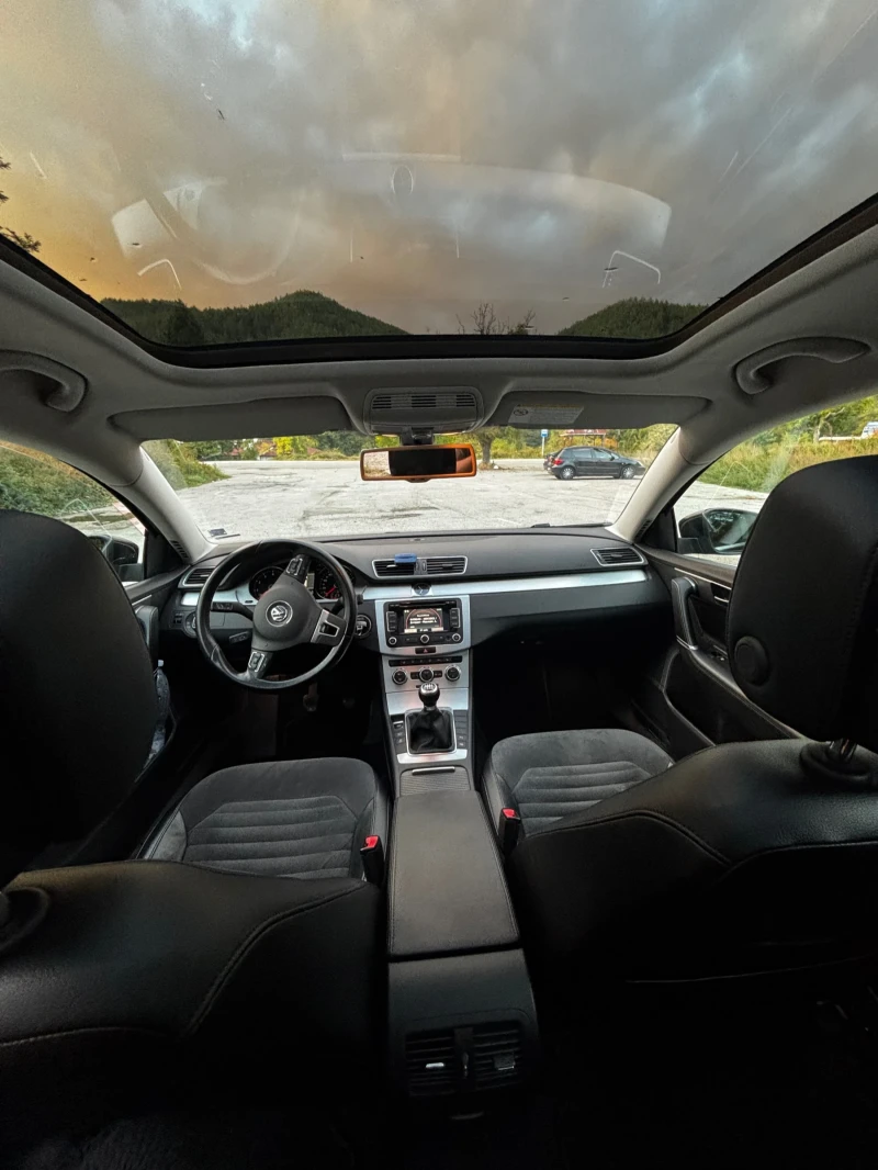 VW Passat, снимка 14 - Автомобили и джипове - 52588203