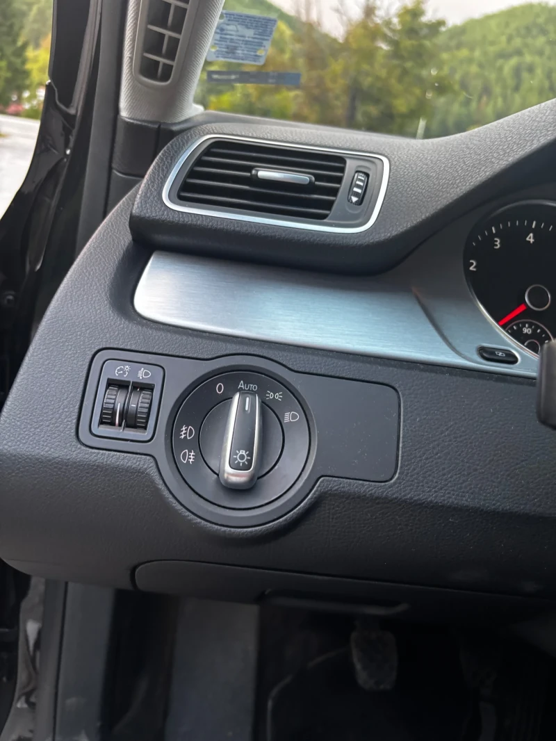 VW Passat, снимка 16 - Автомобили и джипове - 52588203