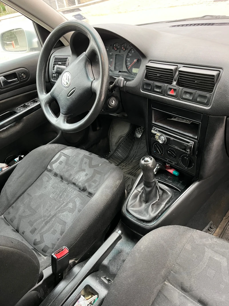 VW Golf, снимка 4 - Автомобили и джипове - 52353721