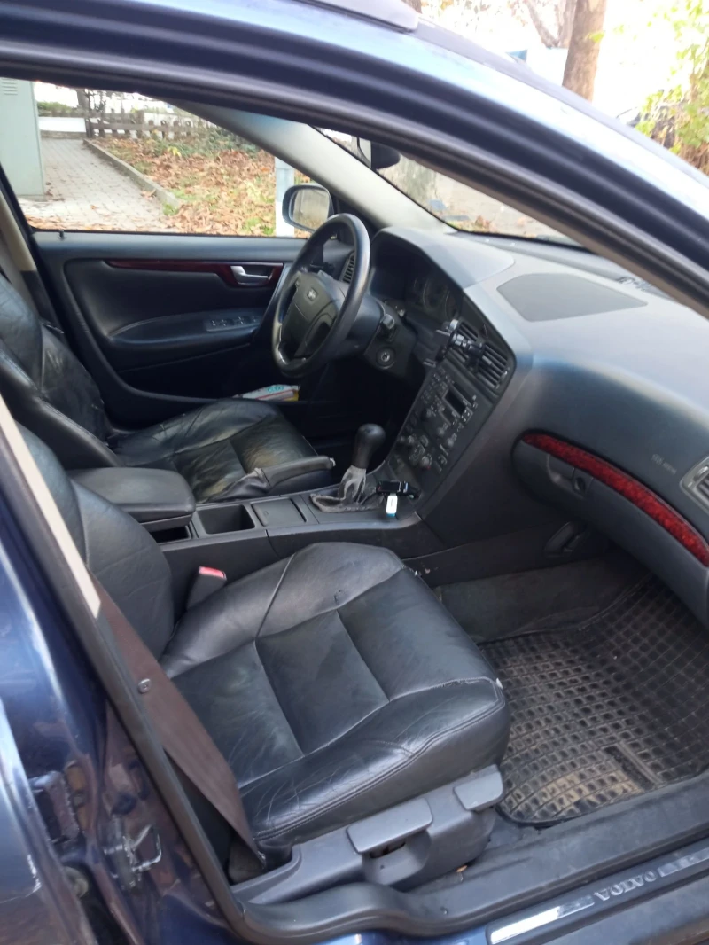 Volvo V70 2.4 D5, снимка 9 - Автомобили и джипове - 52405741